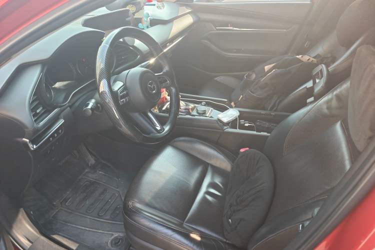 Used Mazda 3 Axela 2020 2.0L Automatic Luxury Version Left Front Seat