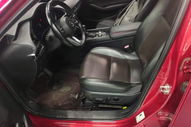 Used Mazda 3 Axela 2020 2.0L Automatic Luxury Version Left Front Seat