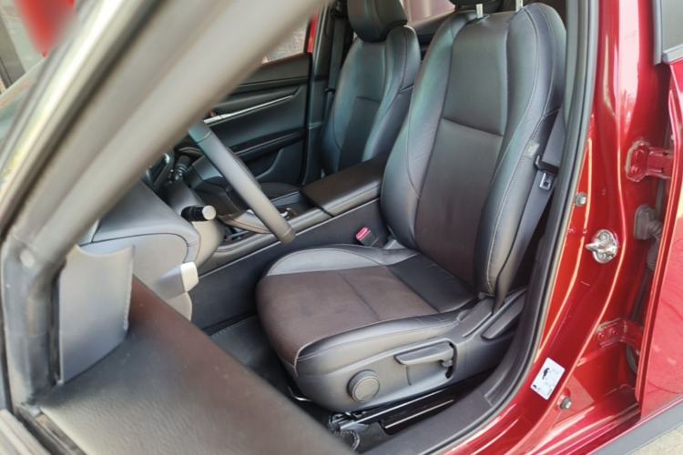 Used Mazda 3 Axela 2020 1.5L Automatic Luxury Version Left Front Seat