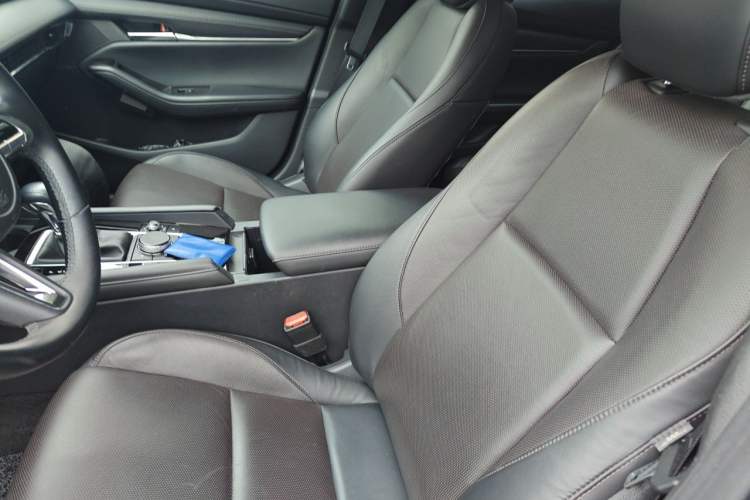 Used Mazda 3 Axela 2020 2.0L Automatic Luxury Version Left Front Seat