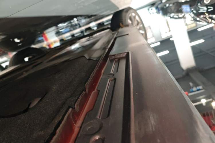 Used Mazda 3 Axela 2020 1.5L Automatic Luxury Version Left Side Sill