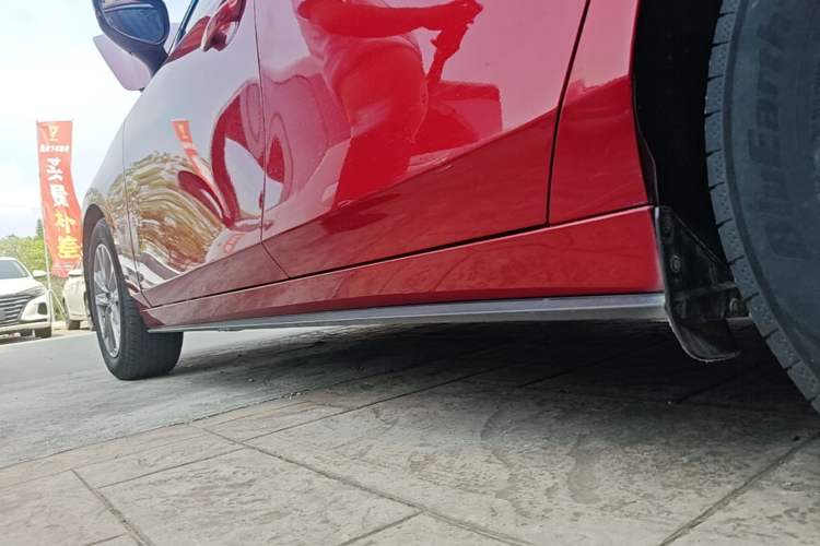 Used Mazda 3 Axela 2020 1.5L Automatic ZhiMei Edition Left Side Sill