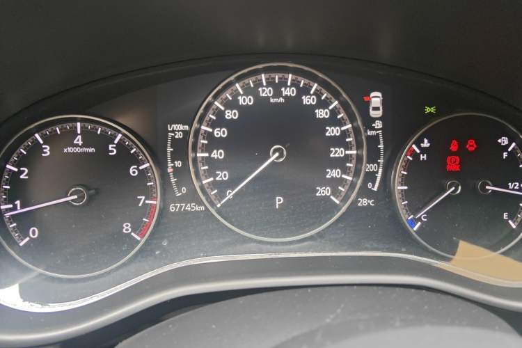 Used Mazda 3 Axela 2020 2.0L Automatic Zhiya Edition Odometer Close Up
