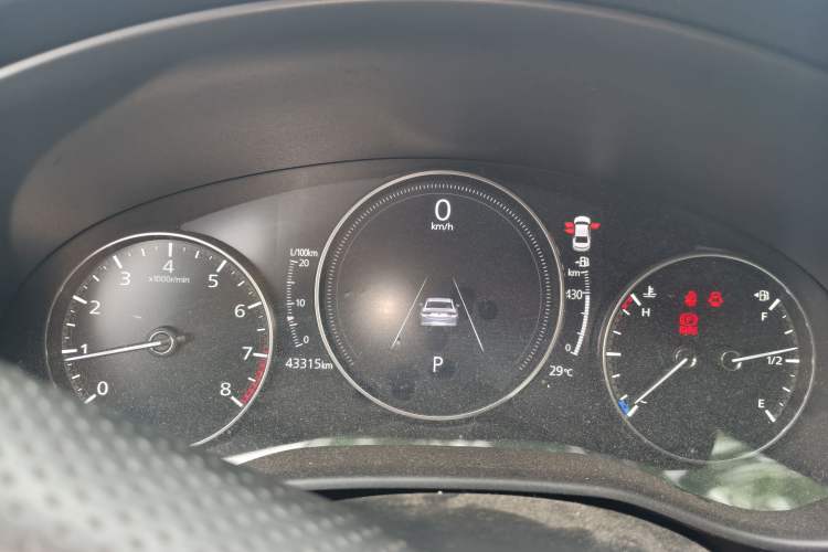 Used Mazda 3 Axela 2020 1.5L Automatic ZhiMei Edition Odometer Close Up