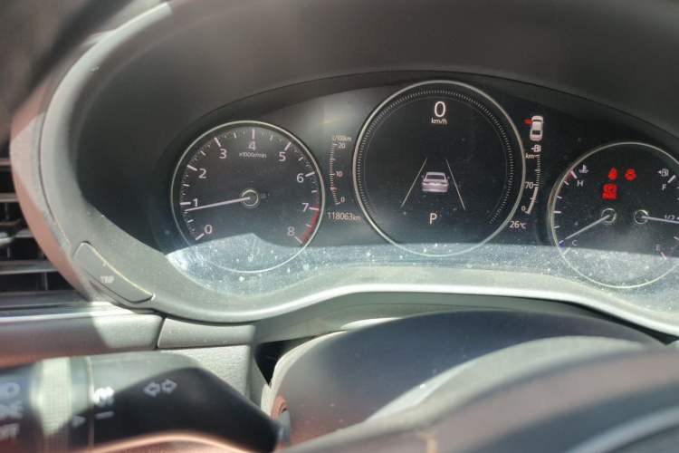 Used Mazda 3 Axela 2020 1.5L Automatic Luxury Version Odometer Close Up