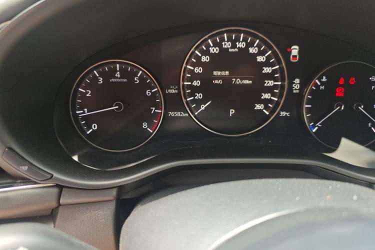 Used Mazda 3 Axela 2020 2.0L Automatic Zhiya Edition Odometer Close Up