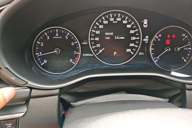 Used Mazda 3 Axela 2020 1.5L Automatic Luxury Version Odometer Close Up