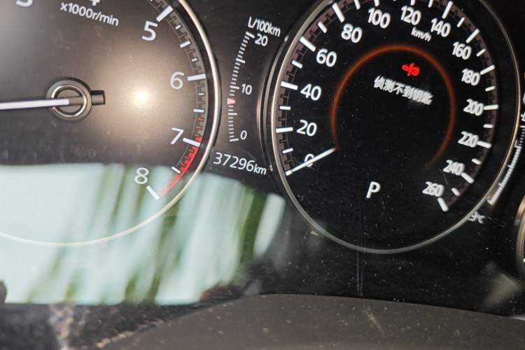 Used Mazda 3 Axela 2020 1.5L Automatic Luxury Version Odometer Close Up