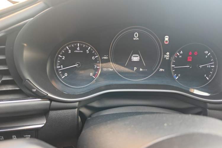 Used Mazda 3 Axela 2020 2.0L Automatic Luxury Version Odometer Close Up