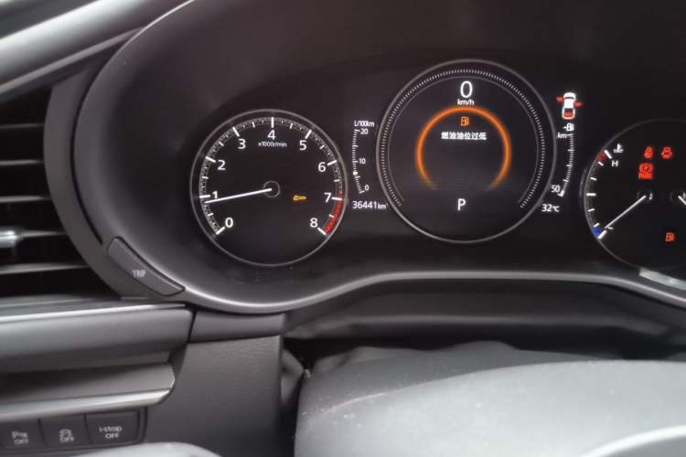 Used Mazda 3 Axela 2020 1.5L Automatic ZhiMei Edition Odometer Close Up
