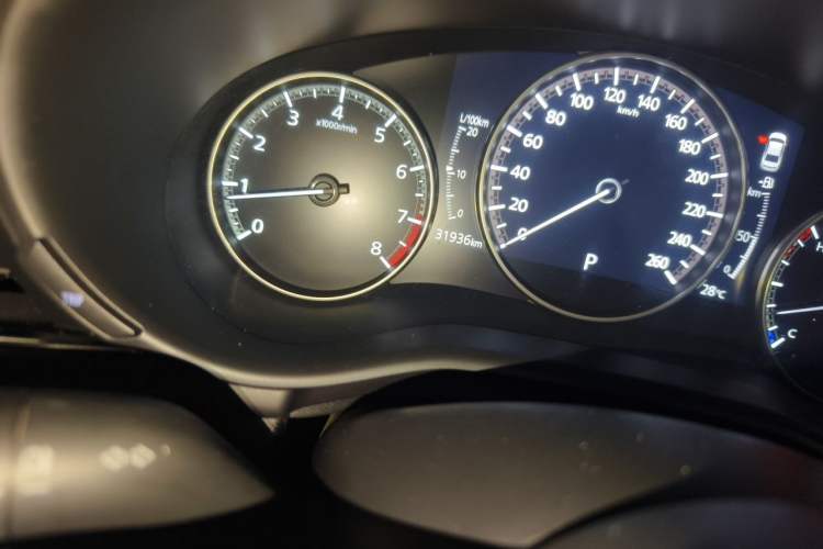 Used Mazda 3 Axela 2020 2.0L Automatic Zhiya Edition Odometer Close Up