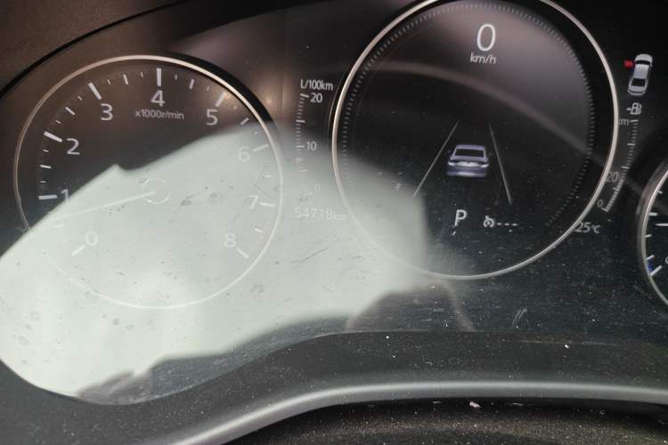 Used Mazda 3 Axela 2020 2.0L Automatic Zhiya Edition Odometer Close Up