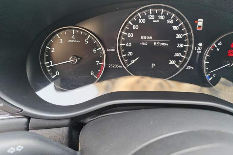 Used Mazda 3 Axela 2020 2.0L Automatic ZhiXuan Edition Odometer Close Up