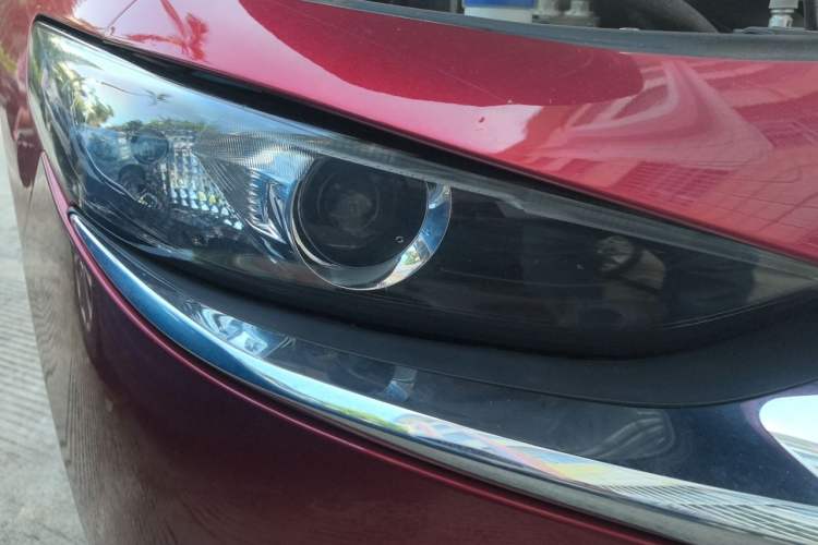 Used Mazda 3 Axela 2020 2.0L Automatic Luxury Version Right Front Headlight
