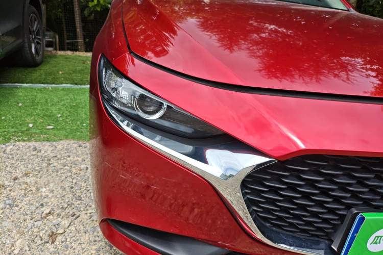 Used Mazda 3 Axela 2020 1.5L Automatic Luxury Version Right Front Headlight