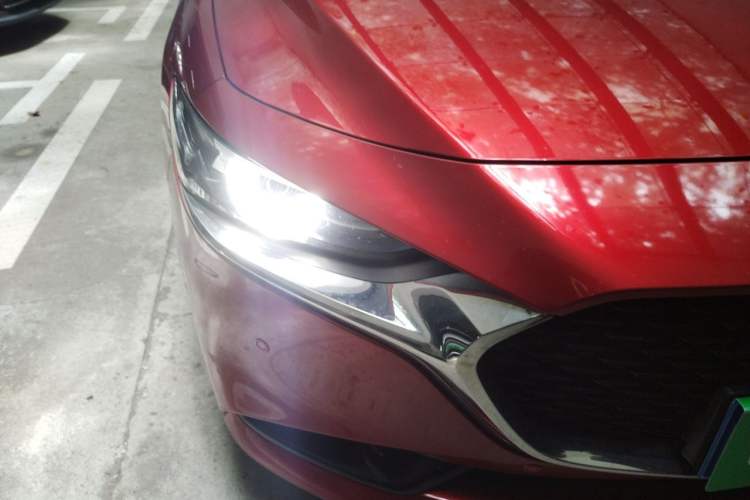 Used Mazda 3 Axela 2020 2.0L Automatic ZhiXuan Edition Right Front Headlight