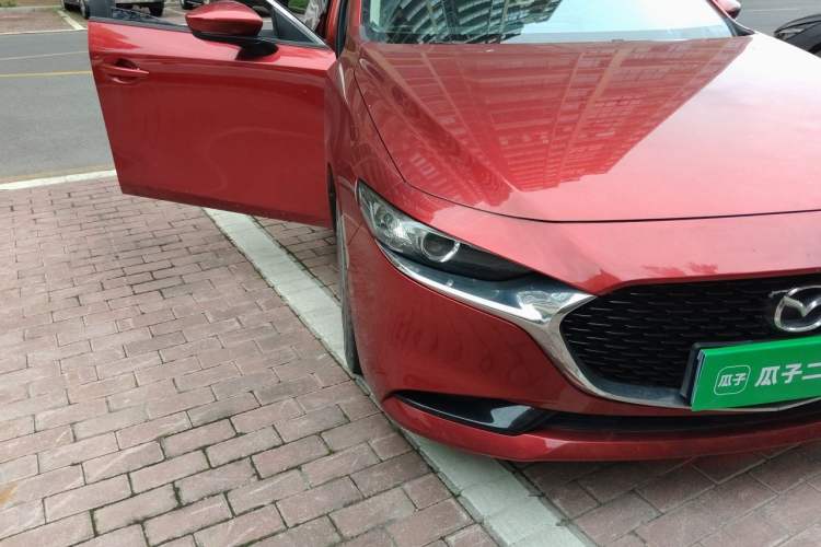 Used Mazda 3 Axela 2020 2.0L Automatic Zhiya Edition Right Front Headlight