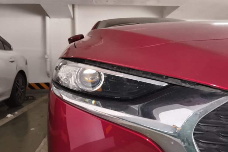Used Mazda 3 Axela 2020 1.5L Automatic Luxury Version Right Front Headlight
