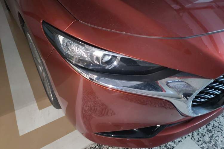 Used Mazda 3 Axela 2020 2.0L Automatic Zhiya Edition Right Front Headlight