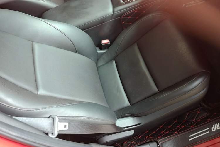 Used Mazda 3 Axela 2020 1.5L Automatic Luxury Version Right Front Seat