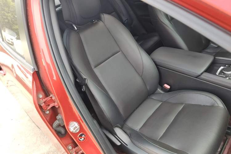 Used Mazda 3 Axela 2020 2.0L Automatic Zhiya Edition Right Front Seat