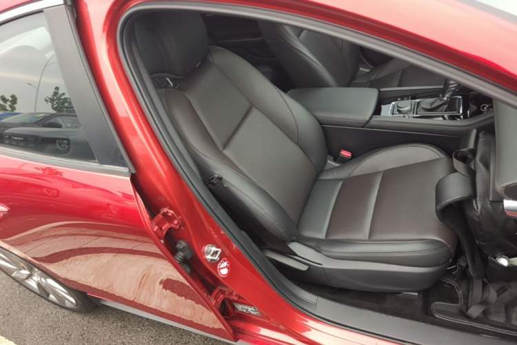 Used Mazda 3 Axela 2020 2.0L Automatic Zhiya Edition Right Front Seat