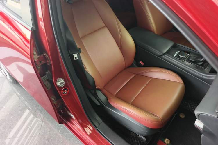 Used Mazda 3 Axela 2020 2.0L Automatic ZhiXuan Edition Right Front Seat