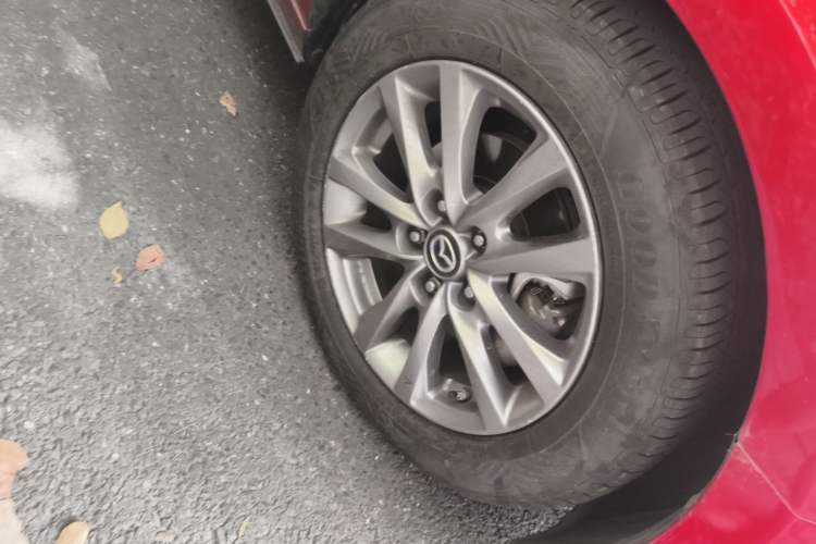 Used Mazda 3 Axela 2020 1.5L Automatic Luxury Version Right Front Wheel Hub