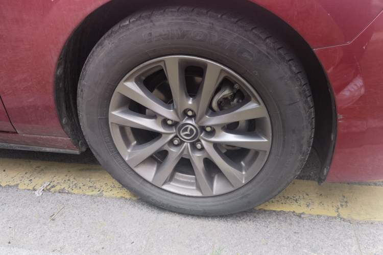 Used Mazda 3 Axela 2020 1.5L Automatic Luxury Version Right Front Wheel Hub