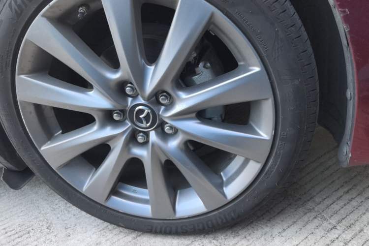 Used Mazda 3 Axela 2020 2.0L Automatic Luxury Version Right Front Wheel Hub