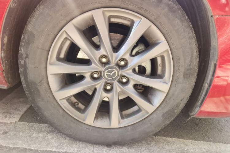 Used Mazda 3 Axela 2020 1.5L Automatic Luxury Version Right Front Wheel Hub