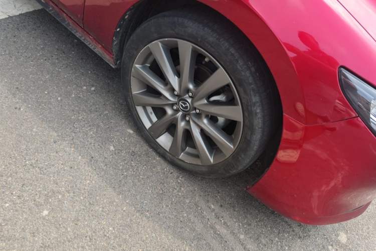 Used Mazda 3 Axela 2020 2.0L Automatic Zhiya Edition Right Front Wheel Hub