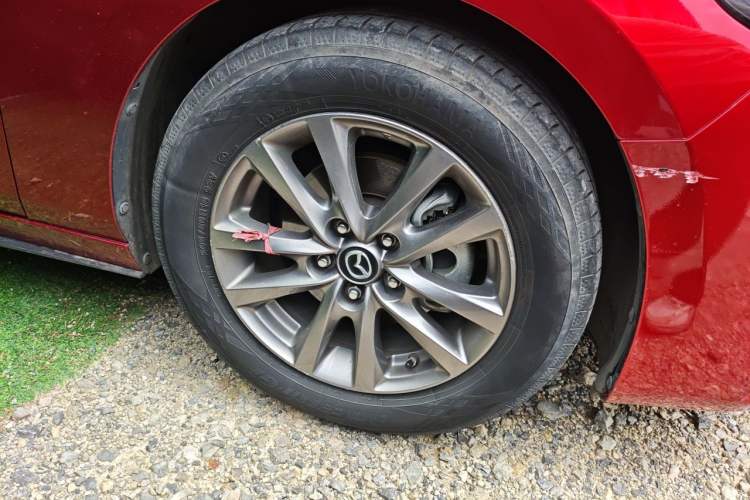 Used Mazda 3 Axela 2020 1.5L Automatic Luxury Version Right Front Wheel Hub