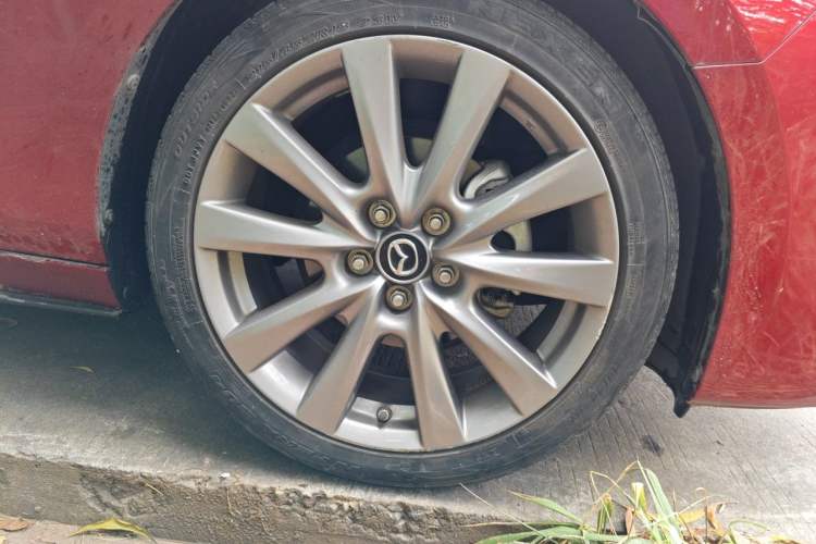 Used Mazda 3 Axela 2020 2.0L Automatic Zhiya Edition Right Front Wheel Hub