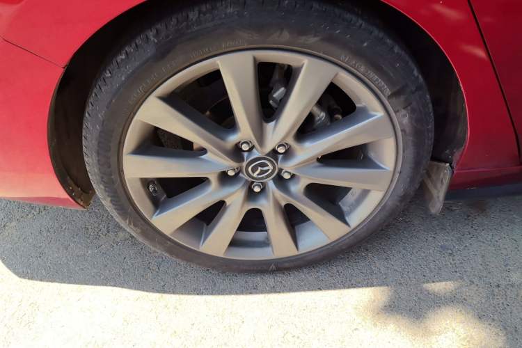 Used Mazda 3 Axela 2020 2.0L Automatic ZhiXuan Edition Right Front Wheel Hub