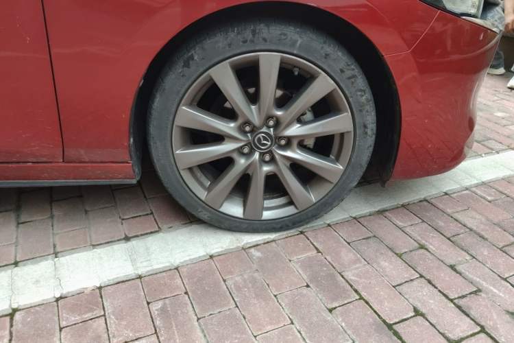 Used Mazda 3 Axela 2020 2.0L Automatic Zhiya Edition Right Front Wheel Hub