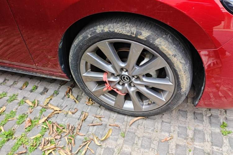 Used Mazda 3 Axela 2020 2.0L Automatic Zhiya Edition Right Front Wheel Hub