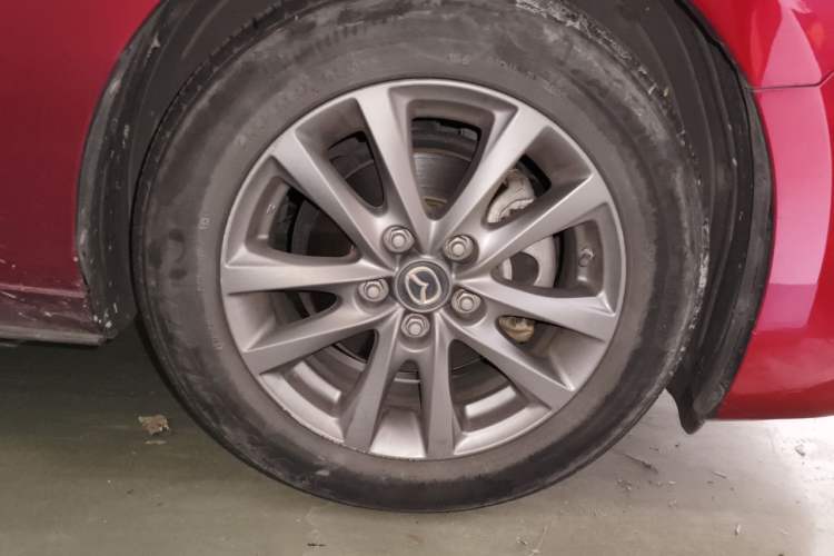 Used Mazda 3 Axela 2020 1.5L Automatic Luxury Version Right Front Wheel Hub