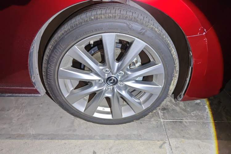 Used Mazda 3 Axela 2020 2.0L Automatic Zhiya Edition Right Front Wheel Hub