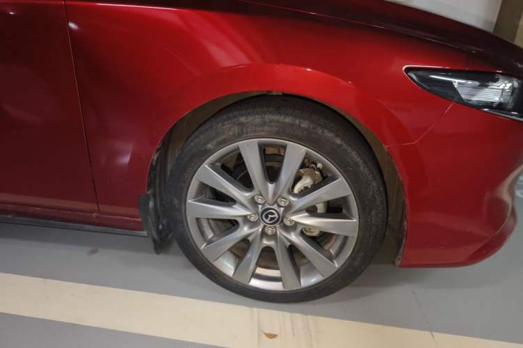 Used Mazda 3 Axela 2020 2.0L Automatic Zhiya Edition Right Front Wheel Hub