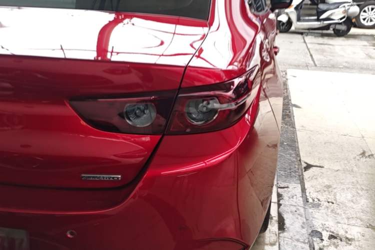 Used Mazda 3 Axela 2020 2.0L Automatic Zhiya Edition Right Rear Taillight