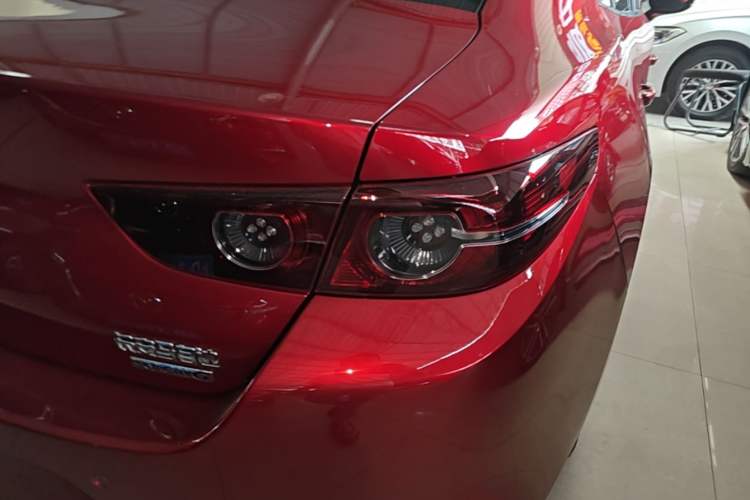 Used Mazda 3 Axela 2020 1.5L Automatic Luxury Version Right Rear Taillight