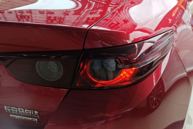 Used Mazda 3 Axela 2020 1.5L Automatic Luxury Version Right Rear Taillight