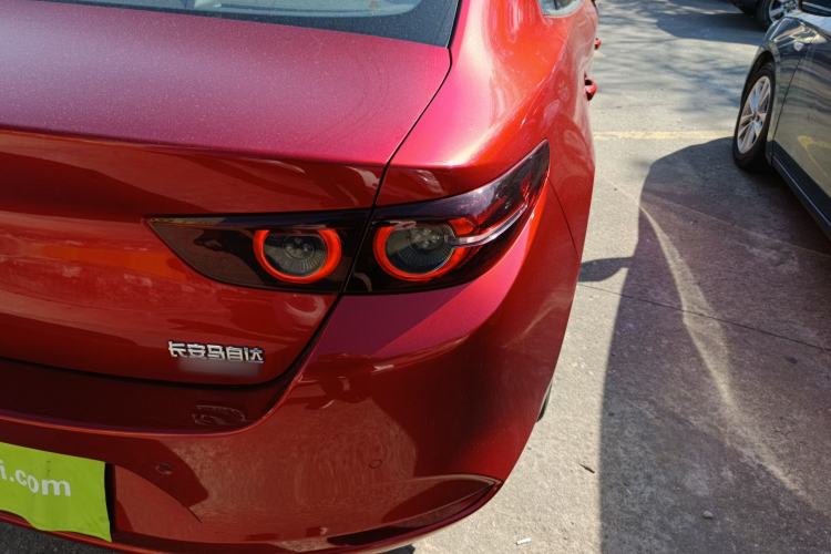 Used Mazda 3 Axela 2020 2.0L Automatic ZhiXuan Edition Right Rear Taillight