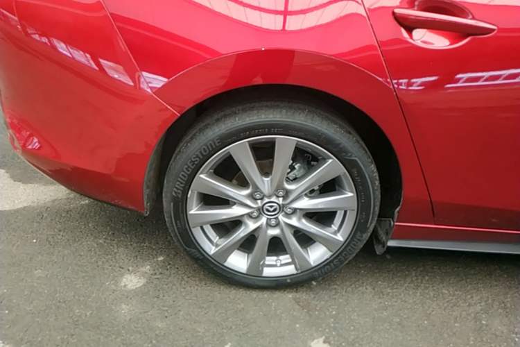 Used Mazda 3 Axela 2020 2.0L Automatic Zhiya Edition Right Rear Wheel Hub