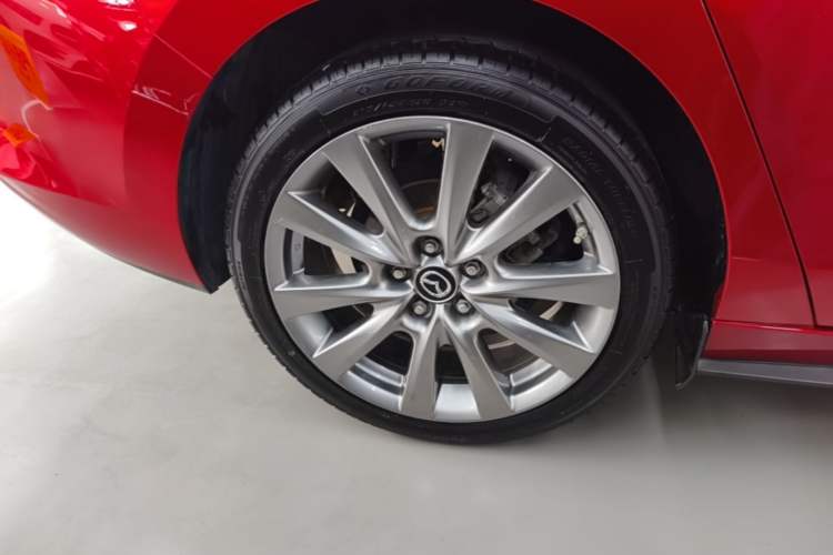 Used Mazda 3 Axela 2020 2.0L Automatic Zhiya Edition Right Rear Wheel Hub