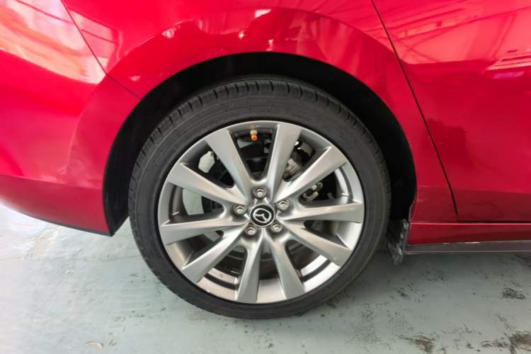 Used Mazda 3 Axela 2020 2.0L Automatic Zhiya Edition Right Rear Wheel Hub