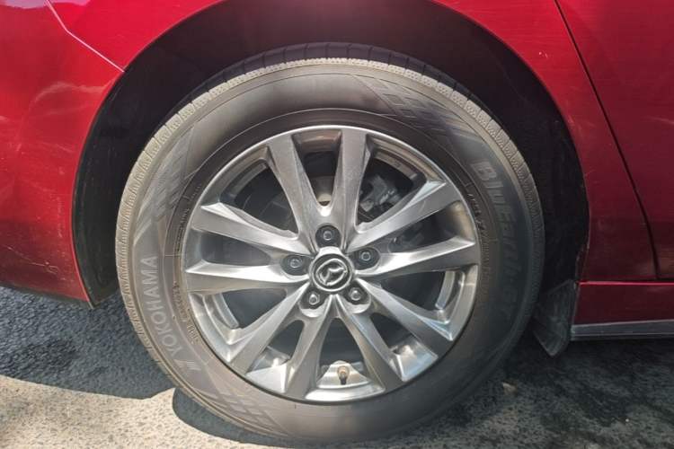 Used Mazda 3 Axela 2020 1.5L Automatic ZhiMei Edition Right Rear Wheel Hub