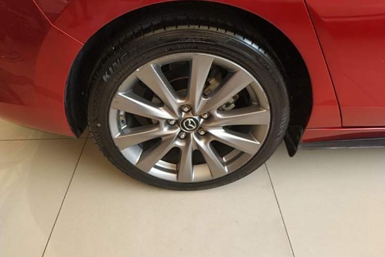 Used Mazda 3 Axela 2020 2.0L Automatic ZhiXuan Edition Right Rear Wheel Hub
