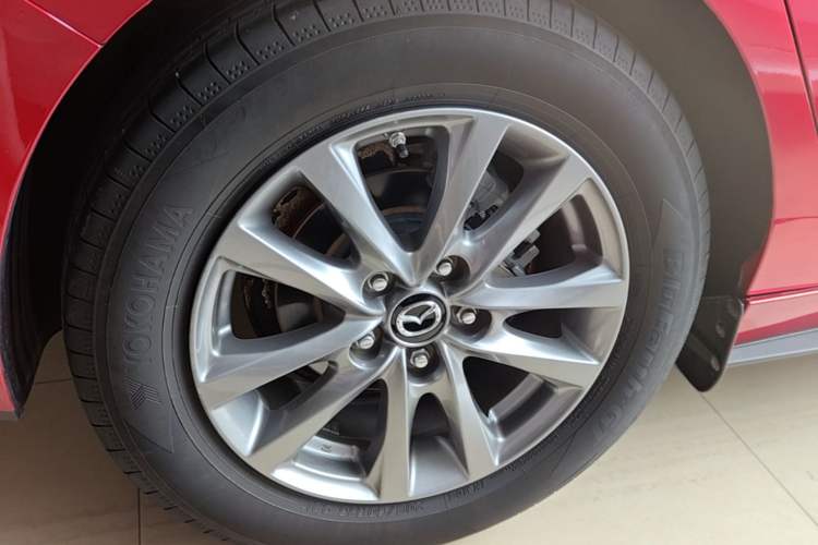 Used Mazda 3 Axela 2020 1.5L Automatic Luxury Version Right Rear Wheel Hub